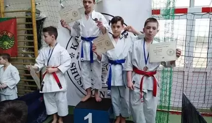 Mnóstwo medali dla średzkich karateków w Mińsku