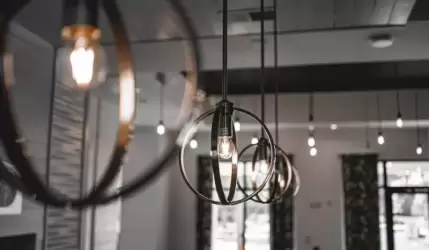 Co jest i będzie modne – trendy w oświetleniu na najbliższe lata