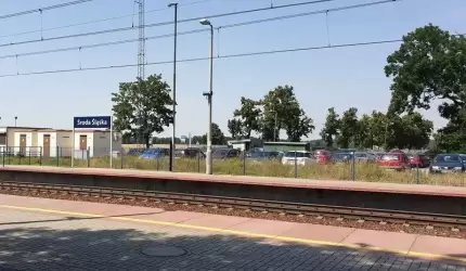 Problem z parkowaniem przy stacji PKP w Środzie Śląskiej