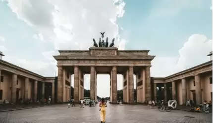 Opieka nad osobą starszą w Berlinie – czy warto pracować w stolicy Niemiec?