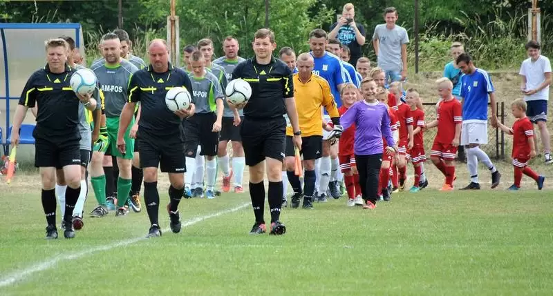 35082734 1761262413949416 810831774706827264 o