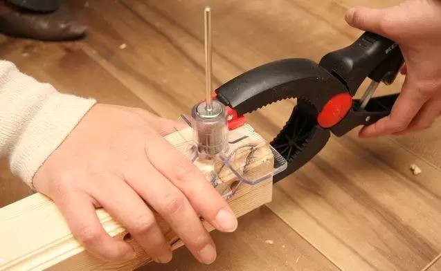 clamp 1342569 960 720