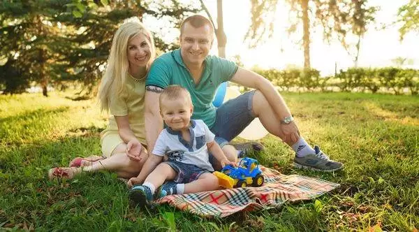 family 1802228 960 720