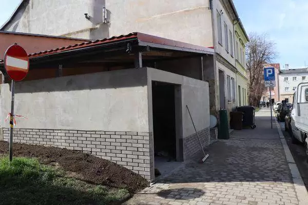 5. boks na pojemniki odpadowe przy ul. daszynskiego