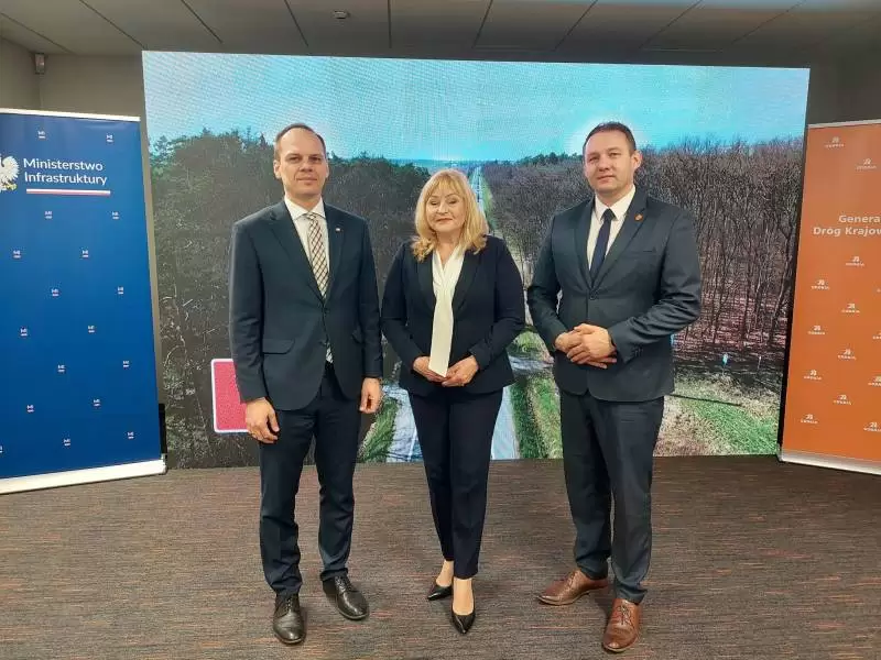 338549483 1927116857666479 5767138699937694952 n