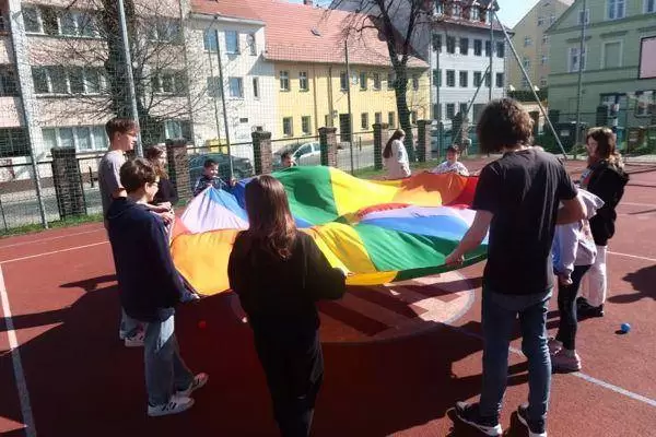 cid 187c6a580fa763178212