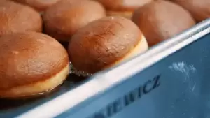 Pczkownia_Teaser_Otwarcie.00_00_14_02.Still007