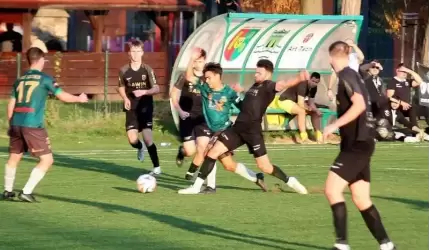 Piast przegrywa z liderem! Polonia remisuje w Mysłakowicach!