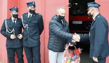 Władze Powiatu podziękowały strażakom ochotnikom