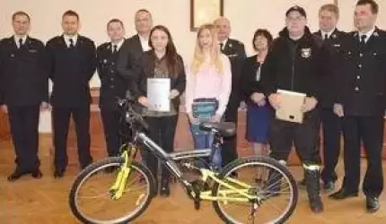 Zwycięzcy odjechali z urzędu rowerami