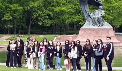 Uczniowie Powiatowego Zespołu Szkół nr 1 zwiedzali Warszawę