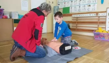 Przedszkolaki dowiedziały się jak pomagać