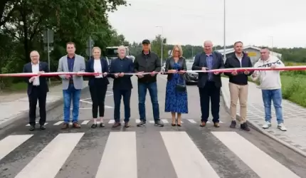 Wyremontowana droga w Brzezinie oficjalnie otwarta