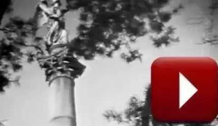 Archiwalny film z pomnikiem w Lutyni