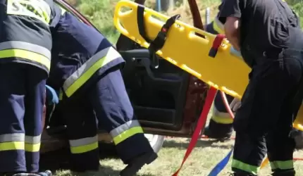 Zatrzymanie krążenia u mężczyzny, substancja niebezpieczna w budynku wielorodzinnym [raport strażaków]