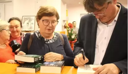 „Muszę udowodnić, że potrafię pisać książki” – wywiad z Mieczysławem Gorzką