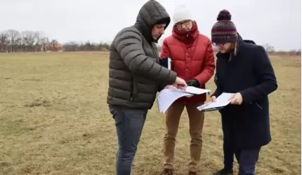 Przekazanie placu budowy nowej szkoły na Winnej Górze