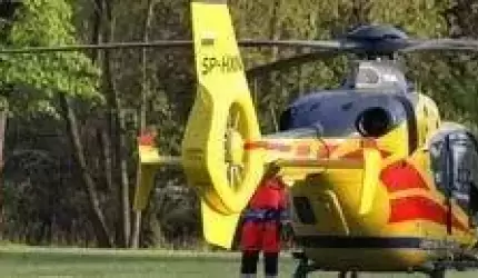 Mężczyzna stracił rękę podczas prac piłą