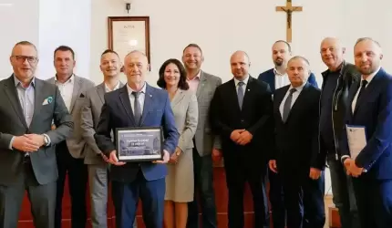 Podpisano umowy na przebudowę 3 powiatowych dróg