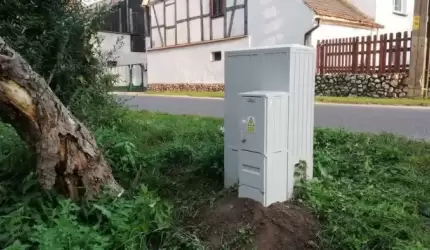 Pięć boisk z podłączeniem do sieci elektrycznej