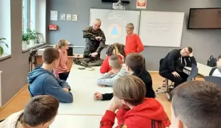 Szkolenie i warsztaty z obrony cywilnej w kl. VIII