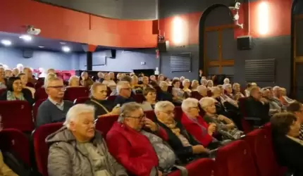 Kolejne poniedziałkowe spotkanie Średzkiego Filmowego Klubu Seniora