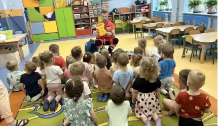 Ratownik medyczny w średzkim Przedszkolu nr 1