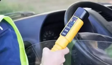 Nietrzeźwy kierował samochodem bez prawa jazdy i aktualnego przeglądu