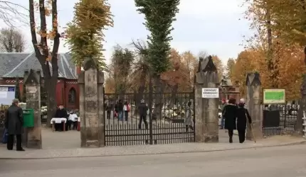 Zmiana organizacji ruchu w okolicy cmentarza w Środzie Śląskiej!