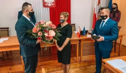 Lidia Hołodniuk zakończyła pracę w GOPS w Udaninie. Podziękowali jej wójt i radni