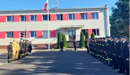 Uroczysta zbiórka z okazji ślubowania i awansów średzkich strażaków