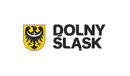 Wójt Gminy Kostomłoty podpisał umowę na dofinansowanie wycieczek szkolnych