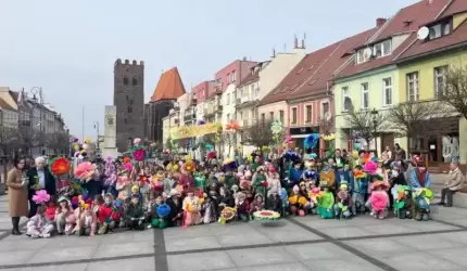 Wiosenna parada Szkoły Podstawowej nr 1