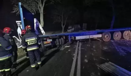 Na drodze krajowej zderzyły się ciężarówki