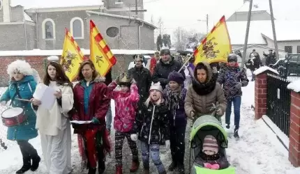 Orszak Trzech Króli ulicami Miękini