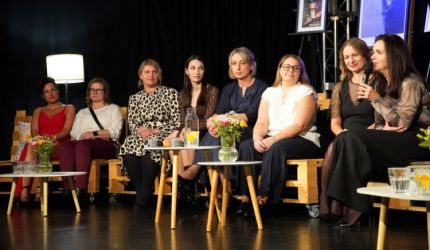 Skrzydła, których nie widać… – opowieść o sile matek, rodzin i opiekunów