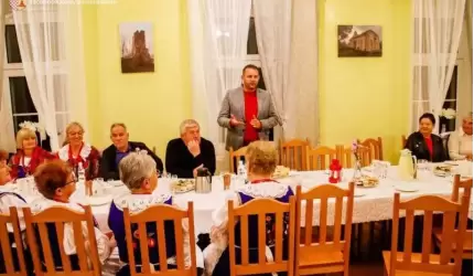 Przebudowa boiska w Różanie zakończona