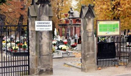 Zmiany w ruchu przy cmentarzu w Środzie Śląskiej – ważne informacje dla kierowców