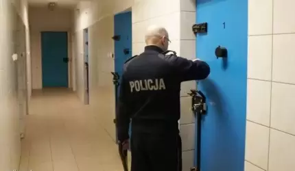 Podał policji nie swoje dane... Okazało się, że był poszukiwany