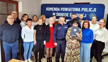Podczas obchodów Święta Służby Cywilnej pożegnano wieloletnią pracownicę średzkiej Policji