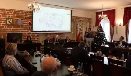 Debata ws. lokalizacji farm fotowoltaicznych i opinii społecznych w tej sprawie [wideo]