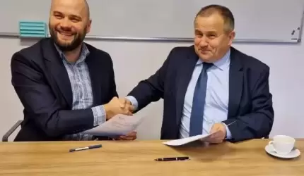 Burmistrz Jan Marian Grzegorczyn podpisał porozumienie z Fundacją PORT