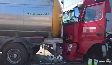 Koło Kostomłotów zderzyło się kilka ciężarówek