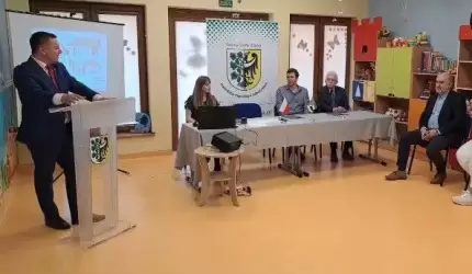 Podpisanie umowy na projekt techniczny rozbudowy Żłobka Publicznego "Średzkie Skarby" (na żywo)