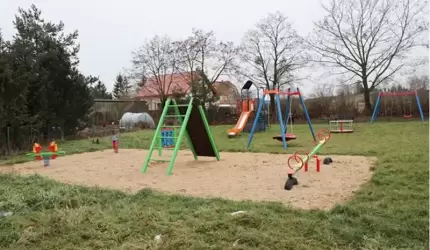 Nowe zabawki i nowy plac zabaw