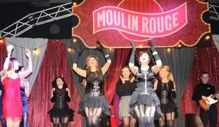 „O północy w Paryżu" z charytatywnym przesłaniem