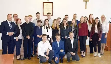 Stypendia dla uczniów szkół ponadgimnazjalnych