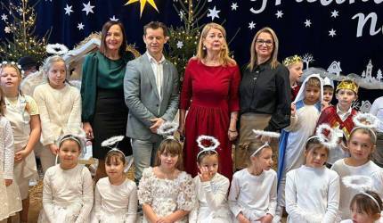 Przedświąteczne chwile pełne wzruszeń – Jasełka w szkole w Malczycach