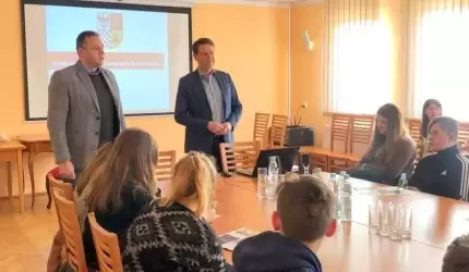 Lekcja o samorządzie w Urzędzie Gminy Udanin