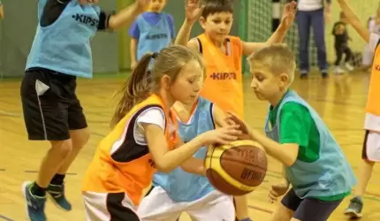 Mikołajkowy turniej młodych koszykarzy